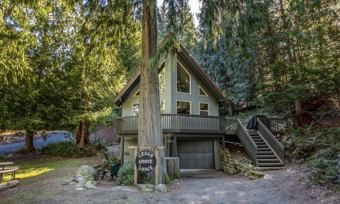 Packwood Cabin | Cedar Grove Lodge | BBQ | 3 Bed, 2 Bath