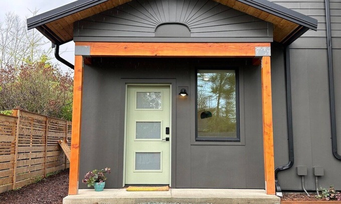 Fairhaven House | Cedar guest suite in Fairhaven