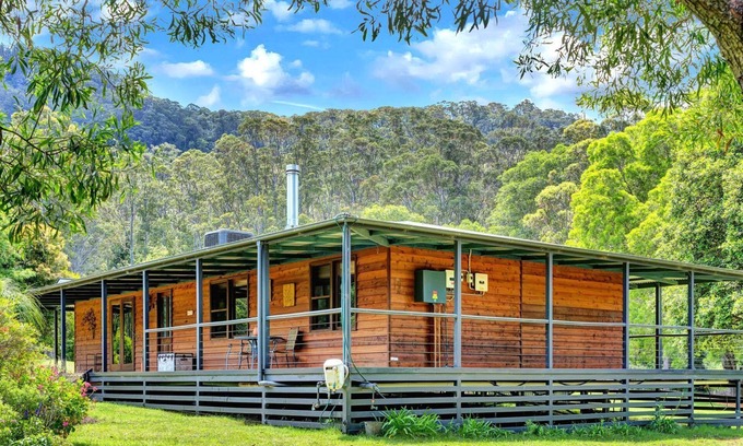 Kangaroo Valley House | Cedar House - set on 5 beautiful acres