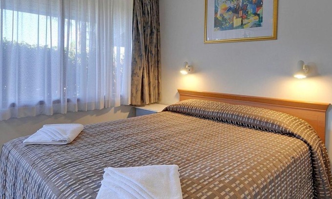 Morwell Hotel | Cedar Lodge Motel