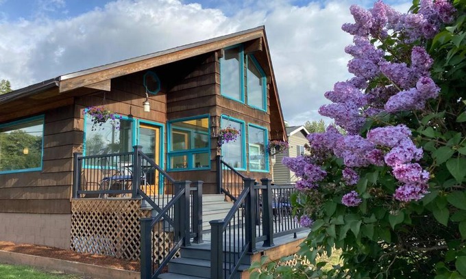 South Addition Apartment | Cedar Retreat; Downtown/trails/Westchester Lagoon