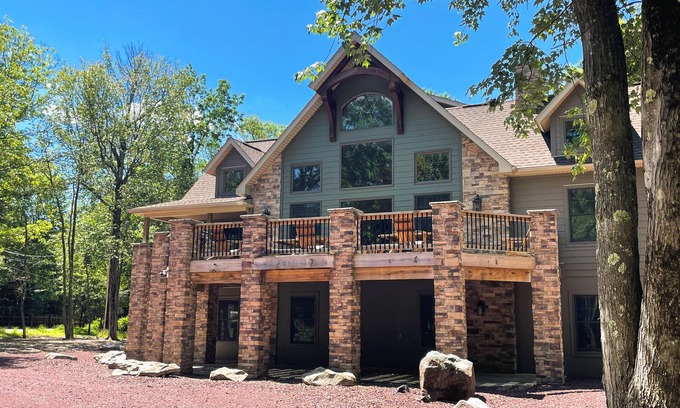 Lake Harmony Estates House | Cedar Spring Lodge, near JFBB Ski, Private Fire Pit, Hot Tub, WiFi, & Game Room