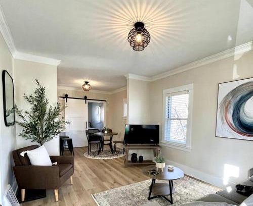 Aksarben - Elmwood Park House | Cedar Street Retreat - Heart of Aksarben!