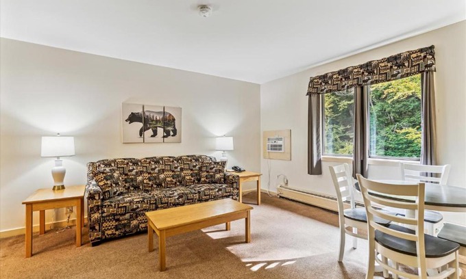 West Bridgewater Hotel | Cedarbrook One Bedroom Suite 11416