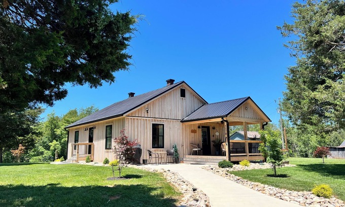 Bedford Cabin | Cedar’s Rest Cabin