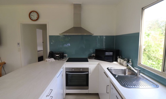 Mallacoota Apartment | Cedric Cottage, 1B Cedric Court