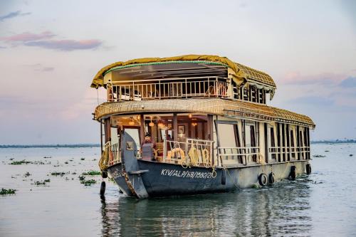 Alappuzha Boat Rental | Cee Pee Houseboats