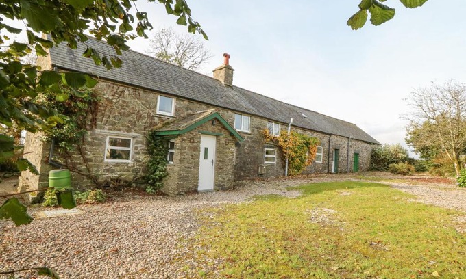 Pentre-Foelas House | Cefn y Gadfa