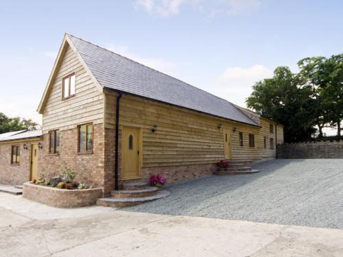 Newtown House | Cefnaire Isaf
