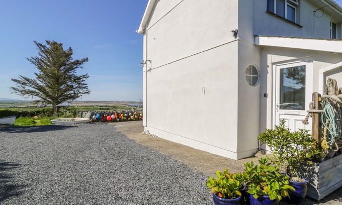 Llandanwg Cabin | Ceg Y Bar Bach, LLANDANWG