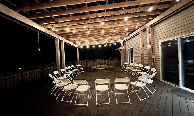 Echo Lake House | CELEBRATIONS VILLA: Wedding, reunion, B’Day, RV Parking