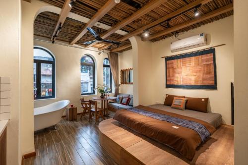 Hoan Kiem Apartment | CELESTA Villa Centre-Cozy Patio-Group Stay-Free Breakfast