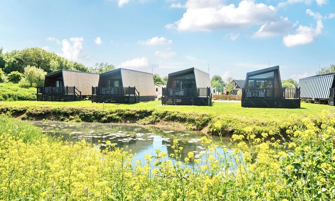 Great Houghton Cottage | CELESTIAL SKYLIGHT - BILLING AQUADROME in Billing Aquadrome Holiday Park
