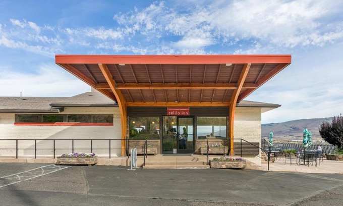 The Dalles Hotel | Celilo Inn