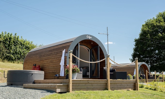 Welshpool Cabin | Celyn - Glamping Pod with hot Tub Sleeping 2 People