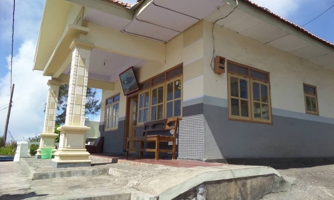 Tengger Caldera House | Cemara Lawang Homestay, bedroom sharing bathroom1