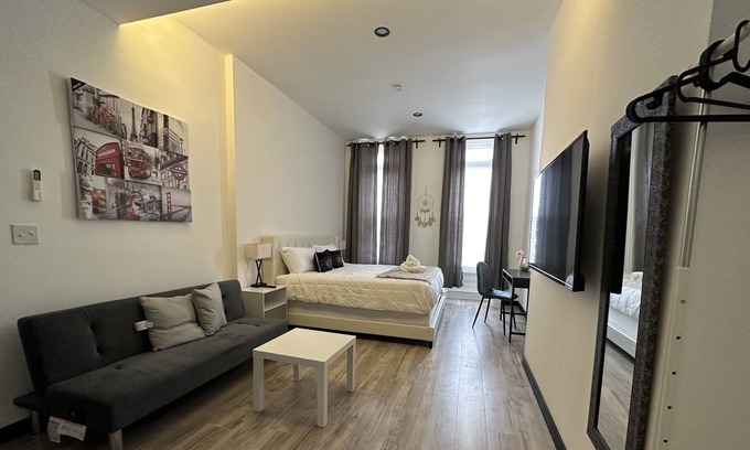 Newbold Apartment | Center City Lovely & Cozy studio