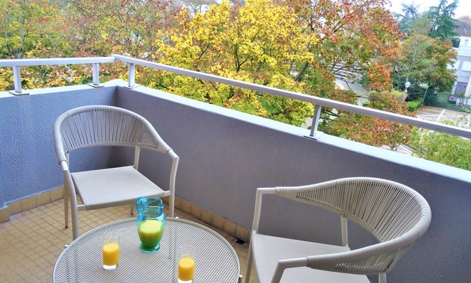 Faubourg North Apartment | Center Dijon-Garage Apartment 1 to 6 people