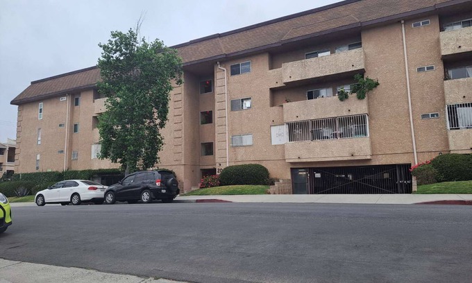 Rampart Village Apartment | Center located in Los Angeles, 2 bedroom 2 baths, close to everthing