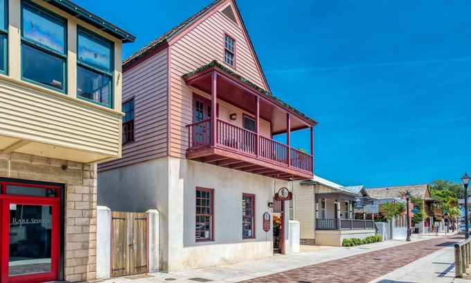 St. Augustine Historic District Apartment | Center of Historic City- Balcony Overlooks Shops, Restaurants, Bars, Free Parking, Walk Everywhere!