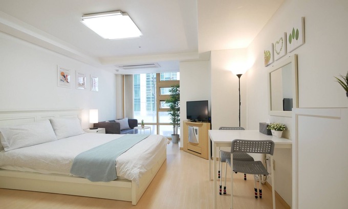 Sajik-dong Apartment | Center of Seoul/SAFE and CLEAN