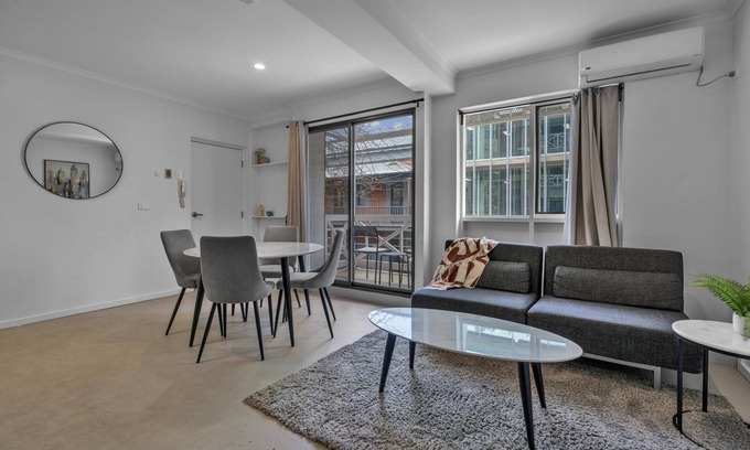 Adelaide Central Business District Apartment | Central 1-Bed Adelaide Apartment with Balcony