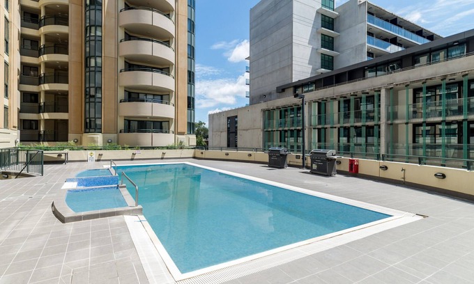 Canberra City Centre Apartment | Central 2-bed Apartment with Pool, Gym and Spa