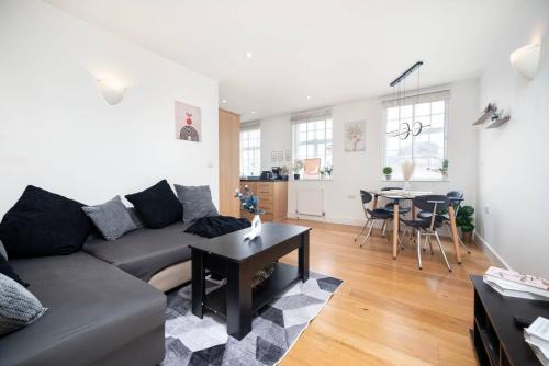 Stockwell Apartment | Central 2BR Fast Wi-Fi Ideal for Travellers