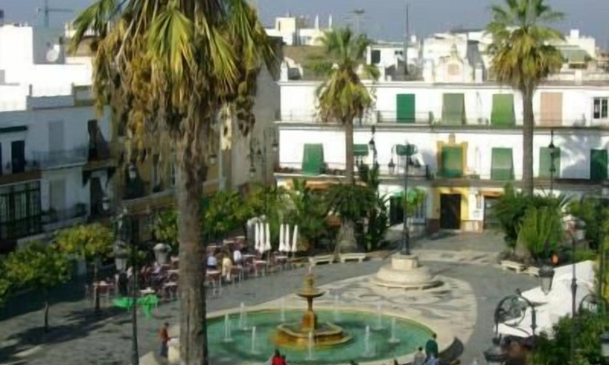 Sanlucar de Barrameda Apartment | CENTRAL APART. NEAR BEACH, EN-SUITE BATHS, DISABLED ACCESS, PETS FRIENDLY.