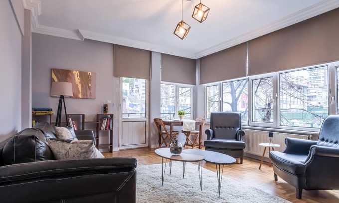 Bostanci Apartment | Central and Capacious Flat in Istanbul Bostanci