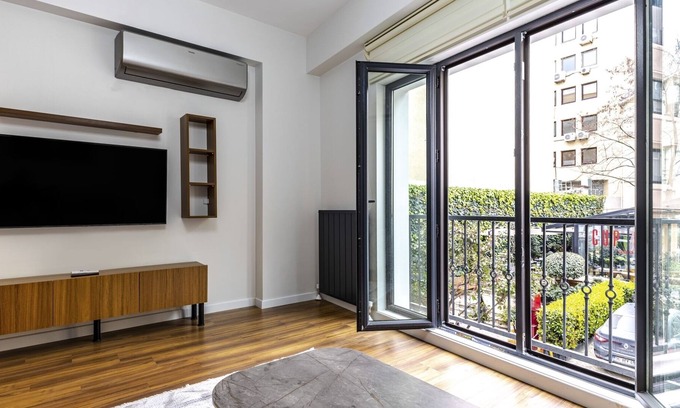 Osmanbey Apartment | Central and Modernly Furnished Flat in Sisli