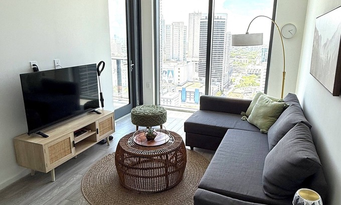 Downtown Miami Apartment | Central and Stylish in the Sky, Free Parking,2bd2b