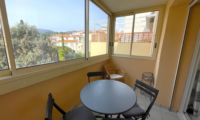 Banyuls-sur-Mer Apartment | Central Apartment in Banyuls-sur-Mer: 300m to Beach, Fully Equipped, Sleeps 4