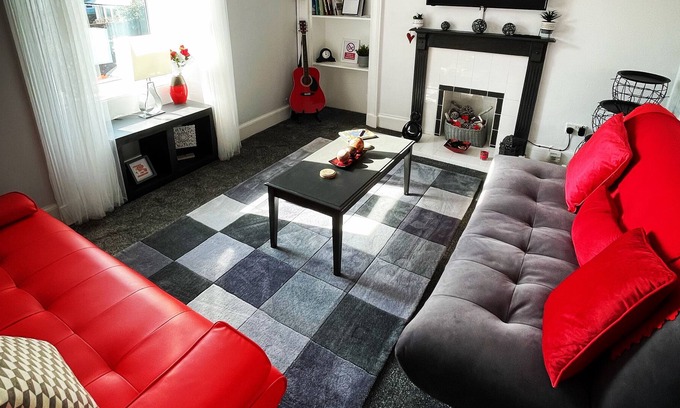 Montrose Apartment | Central apartment close to golf and beach