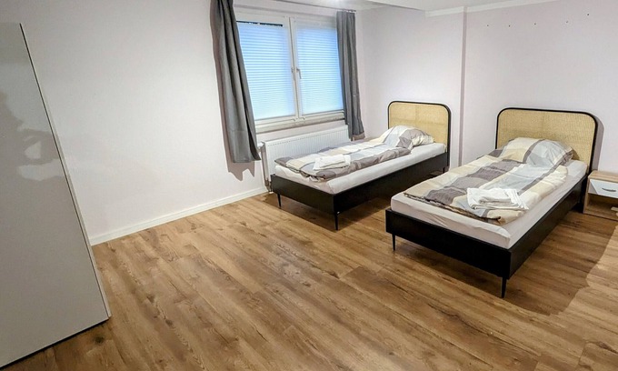 Center Apartment | Central apartment for 6 people with rain shower & parking space