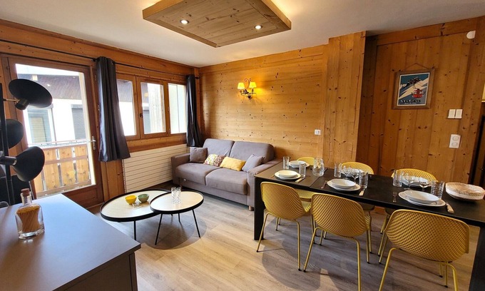 Les Gets Apartment | Central Apartment for 6 with Balcony, Skiing Nearby & Full Amenities
