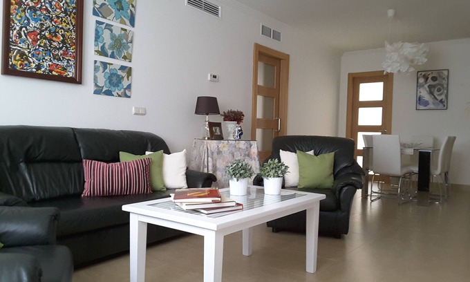 Distrito Noroeste Apartment | Central apartment with free parking