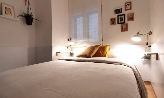 Centro - Sagrario Apartment | Central Apartment with WiFi & AC in Granada