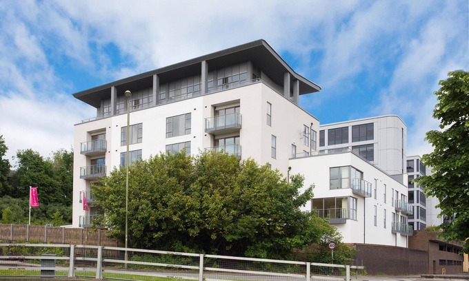 Basingstoke Apartment | Central Basingstoke - Luxury 2 bedroom 2 bathroom apartment (double/double)