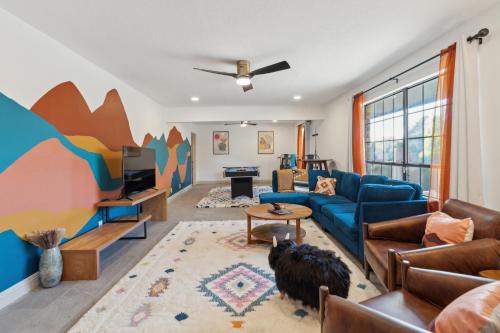 Albuquerque House | Central BBQ Haven - 4bd - Games - Outdoor Movie