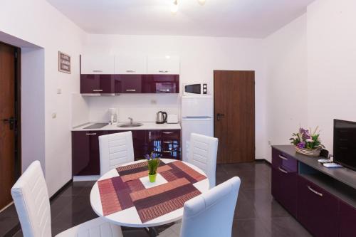 Burgas Center Apartment | Central Beach GUEST ROOMS