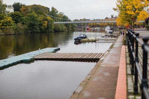 Chester House | Central BnB with secure parking