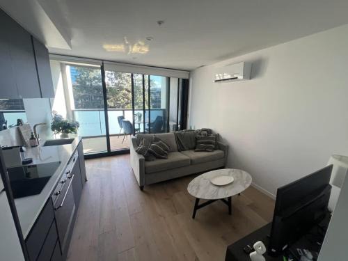 Reid Apartment | Central CBD - parking - sleeps 4