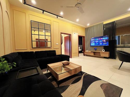 Bahria Town Apartment | Central City 2BHK by StayMehman