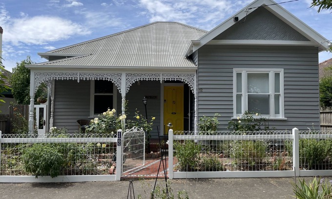 Ballarat House | Central, Classic, Contemporary , Comfortable, Convenient , Charming