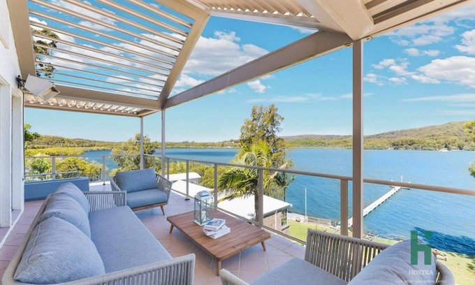 East Gosford House | Central Coast Moon Lake Resort