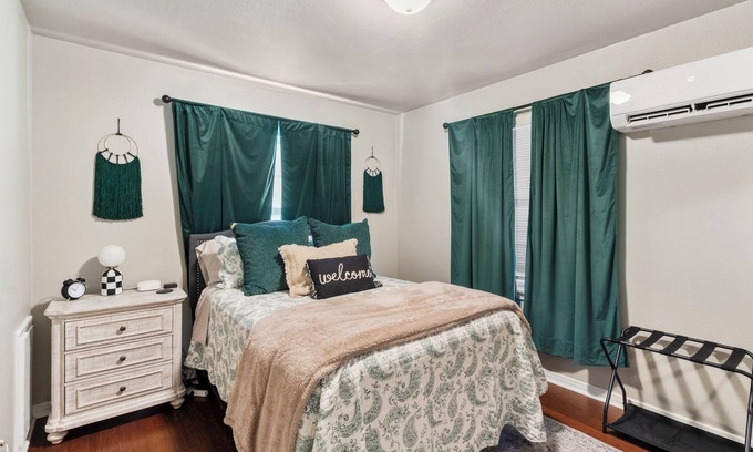 Canyon Apartment | Central Cozy 1-bedroom 15 mins to Palo Duro Canyon & across from West Texas A&M