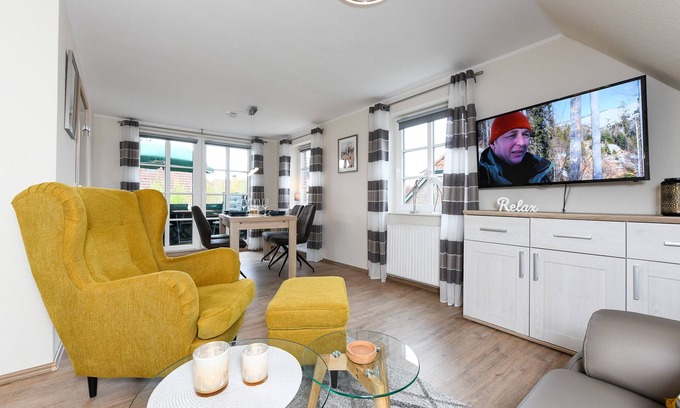 Carolinensiel Apartment | Central location in Carolinensiel, free WiFi, balcony