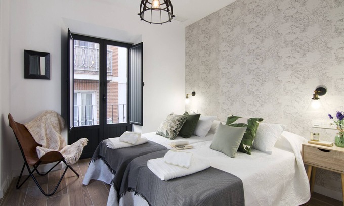 Central District Apartment | Central Ethnic Style Apartment