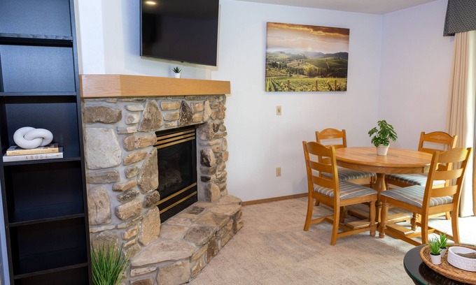 Fish Creek Condo | *Central Fish Creek* - Near Peninsula State Park and Shopping!